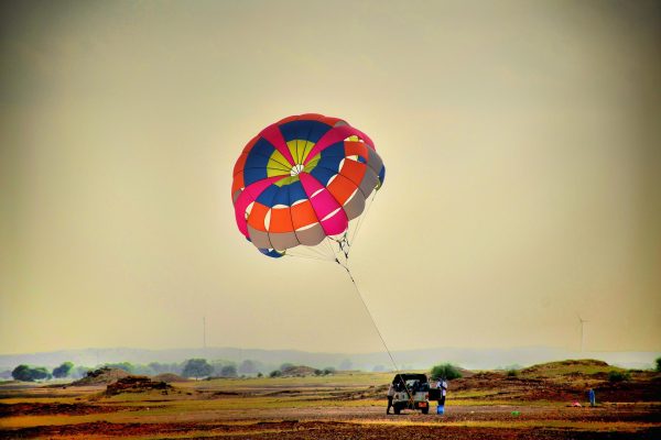 parasailing-g556f5ef1f_1920